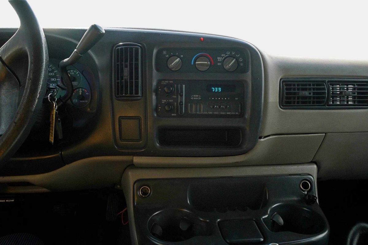 Used 1997 GMC Savana 2500 image 18