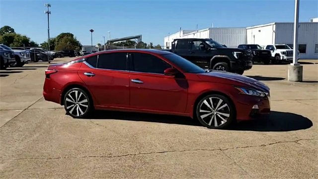 Used 2022 Nissan Altima 2.5 Platinum image 2