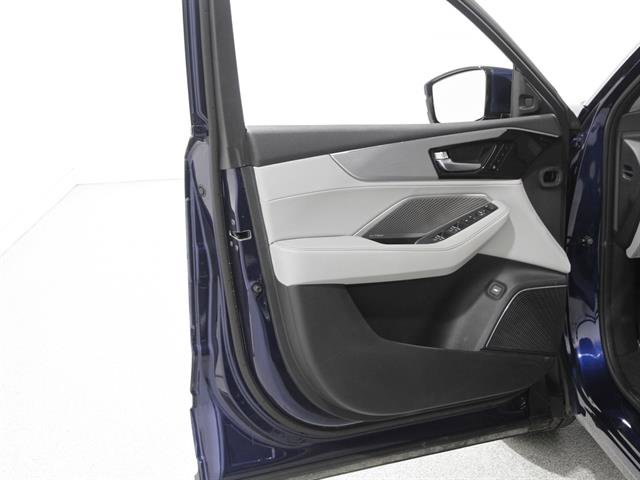 Used 2023 Acura MDX SH-AWD w/ Technology Package image 4