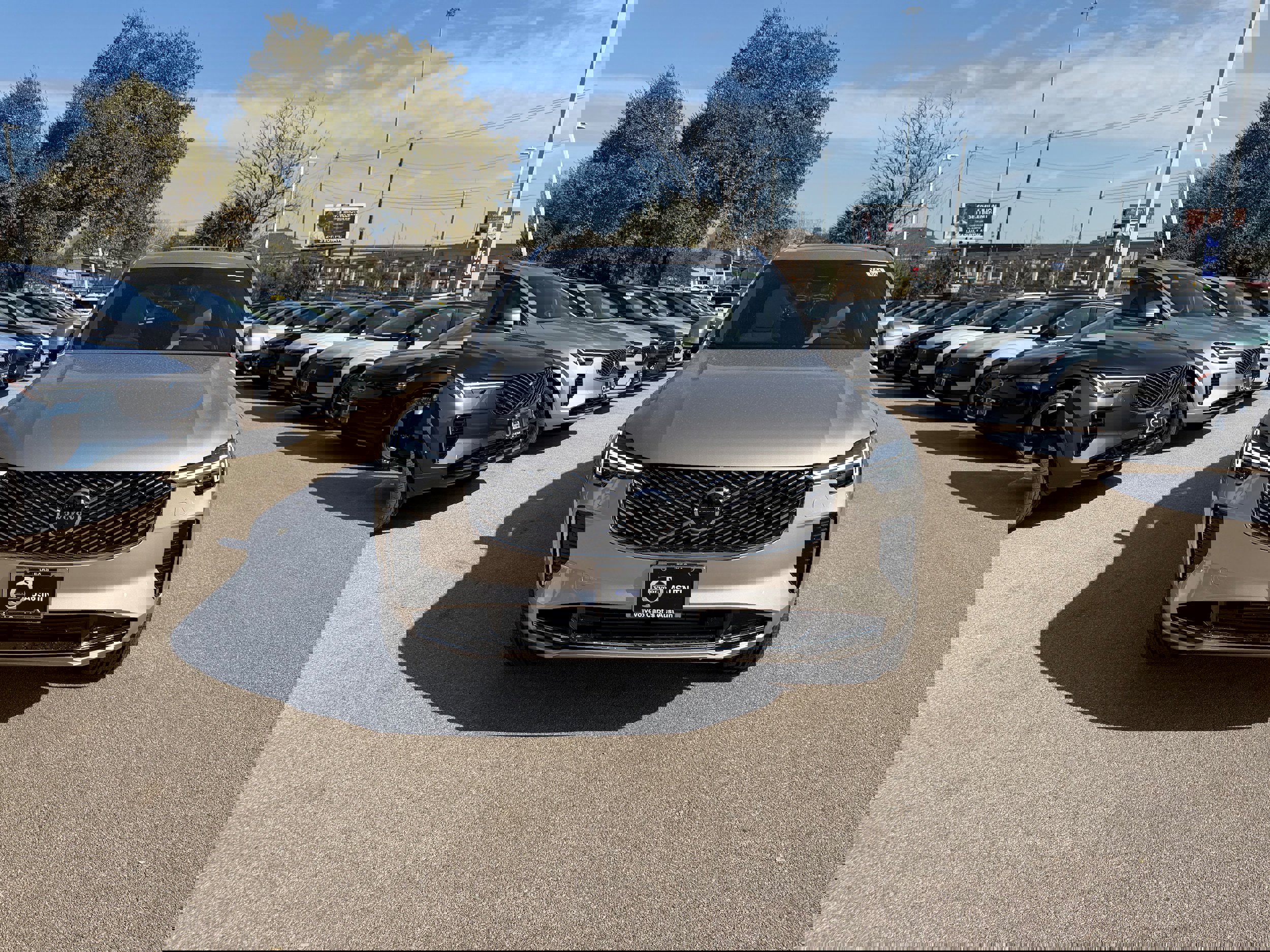 New 2026 Volvo XC90 T8 Plus w/ Protection Package Premier image 6