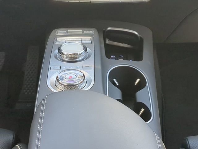 Used 2024 Genesis GV70 2.5T w/ Advanced Package image 17