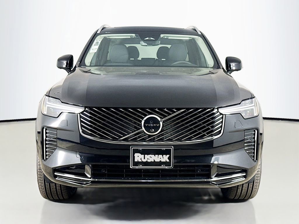 New 2026 Volvo XC90 B5 Plus w/ Protection Package image 2