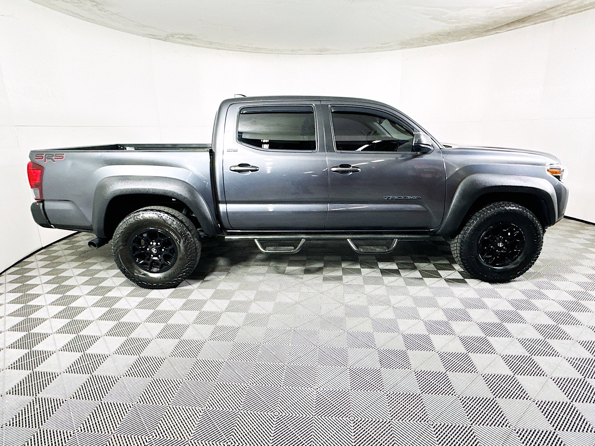Used 2021 Toyota Tacoma SR5 image 2