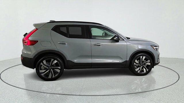 New 2026 Volvo XC40 B5 Plus w/ Protection Package Premier AWD/4WD image 8