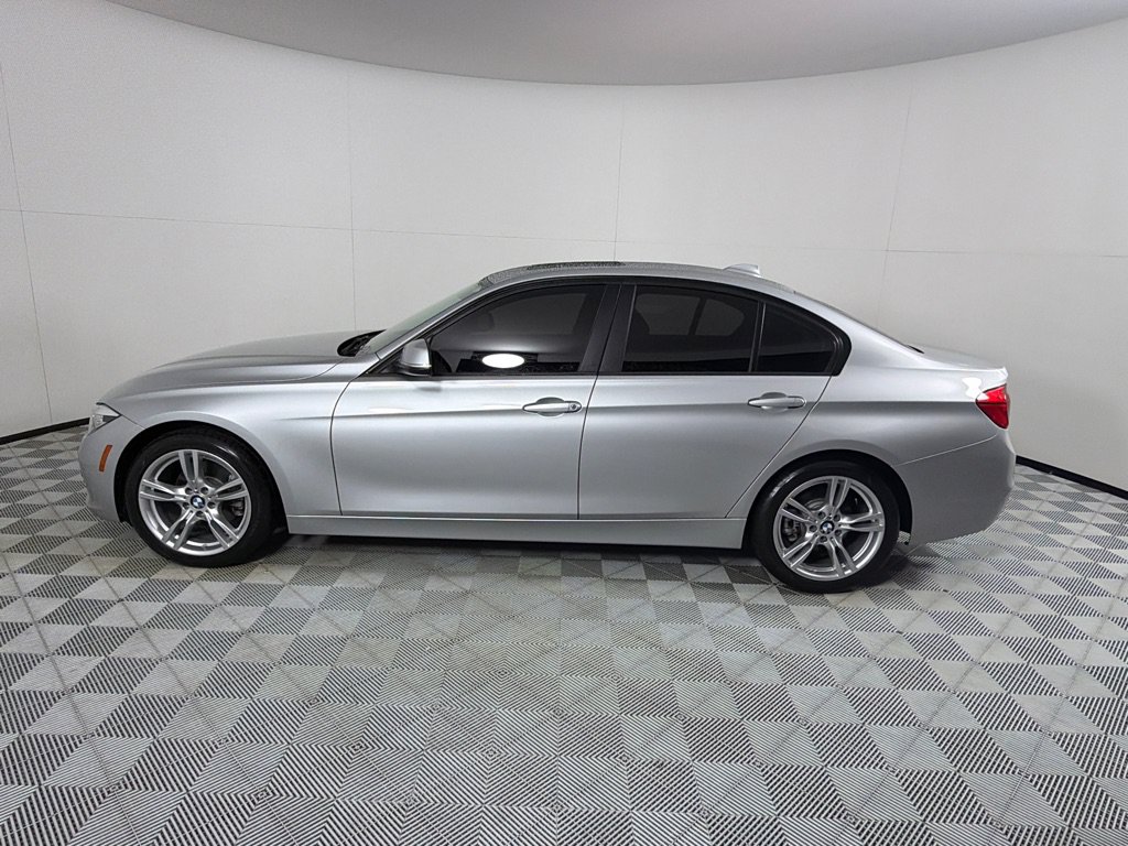 Used 2018 BMW 320i xDrive Sedan AWD/4WD image 8