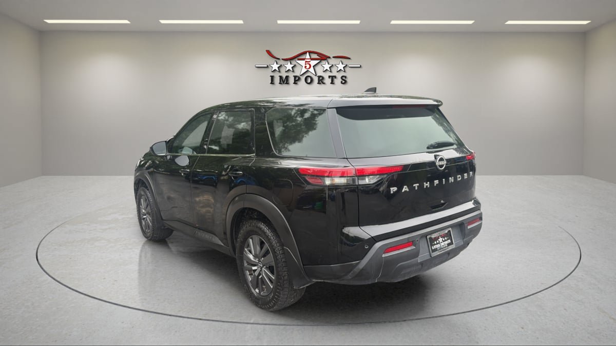 Used 2023 Nissan Pathfinder S w/ Cargo Package FWD image 3