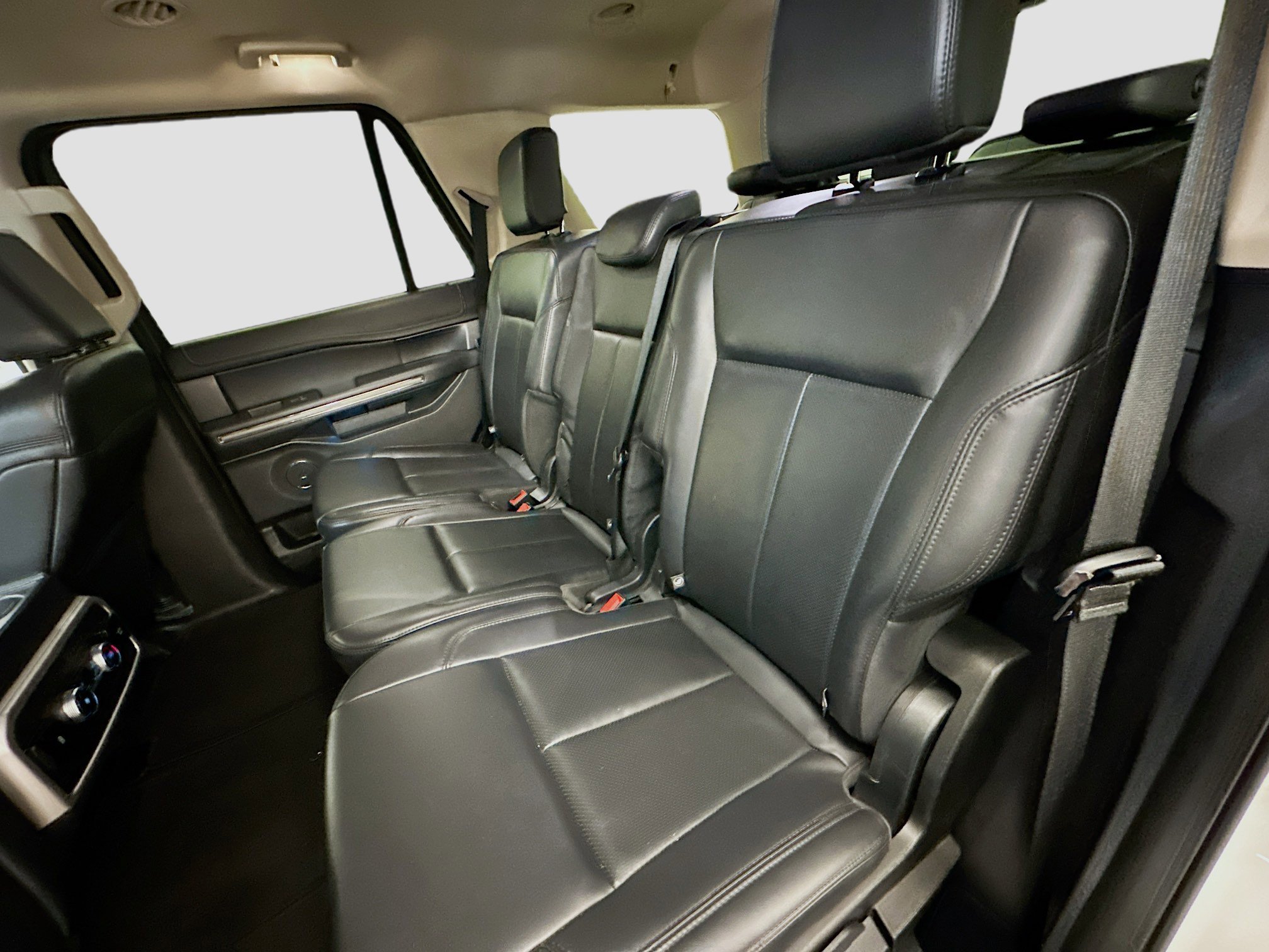 Used 2024 Ford Expedition XLT image 29