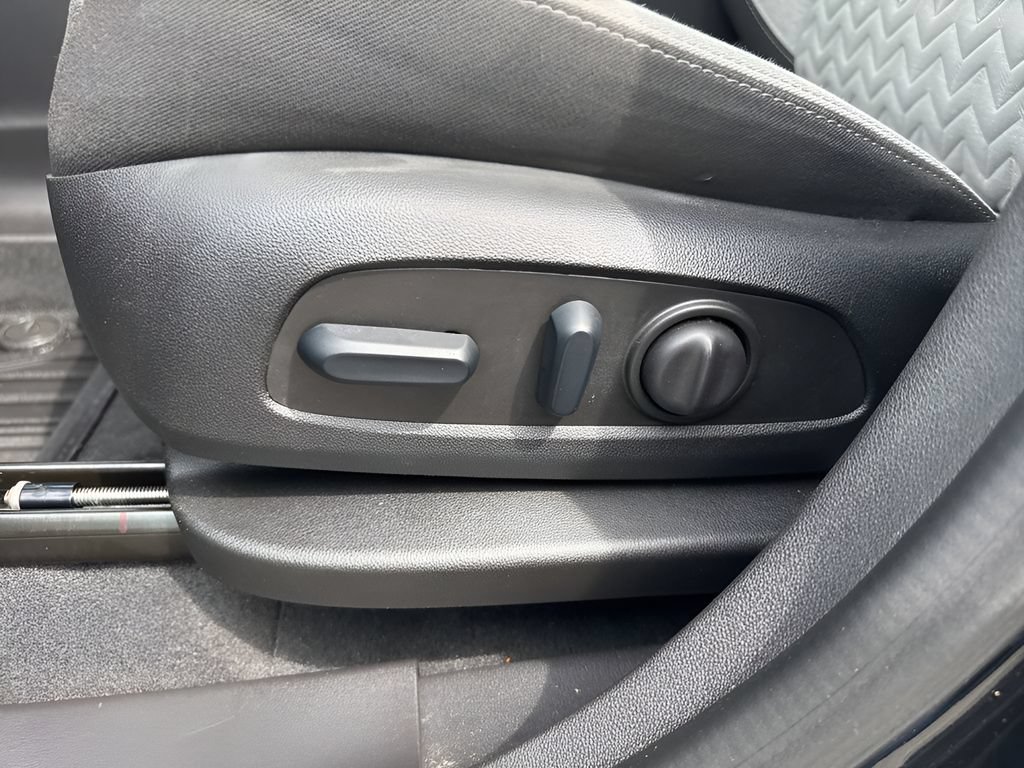Used 2024 Chevrolet Equinox LS w/ LS Convenience Package FWD image 11