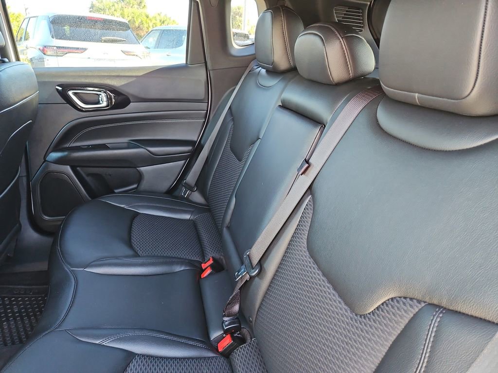 Used 2022 Jeep Compass Altitude w/ Convenience Group image 14