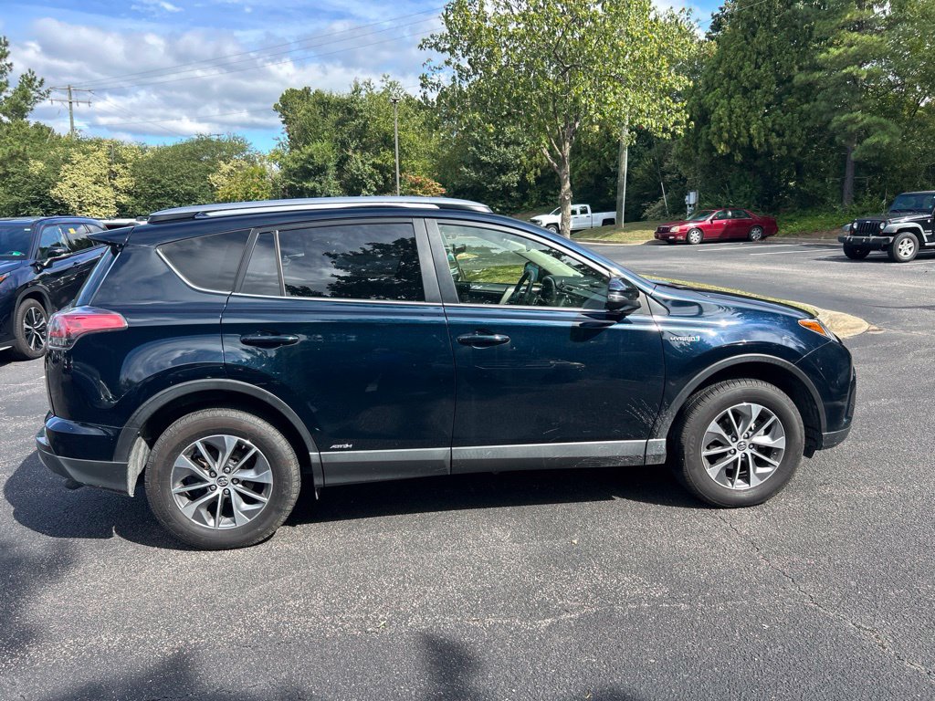 Used 2018 Toyota RAV4 XLE w/ Convenience Package AWD/4WD image 2