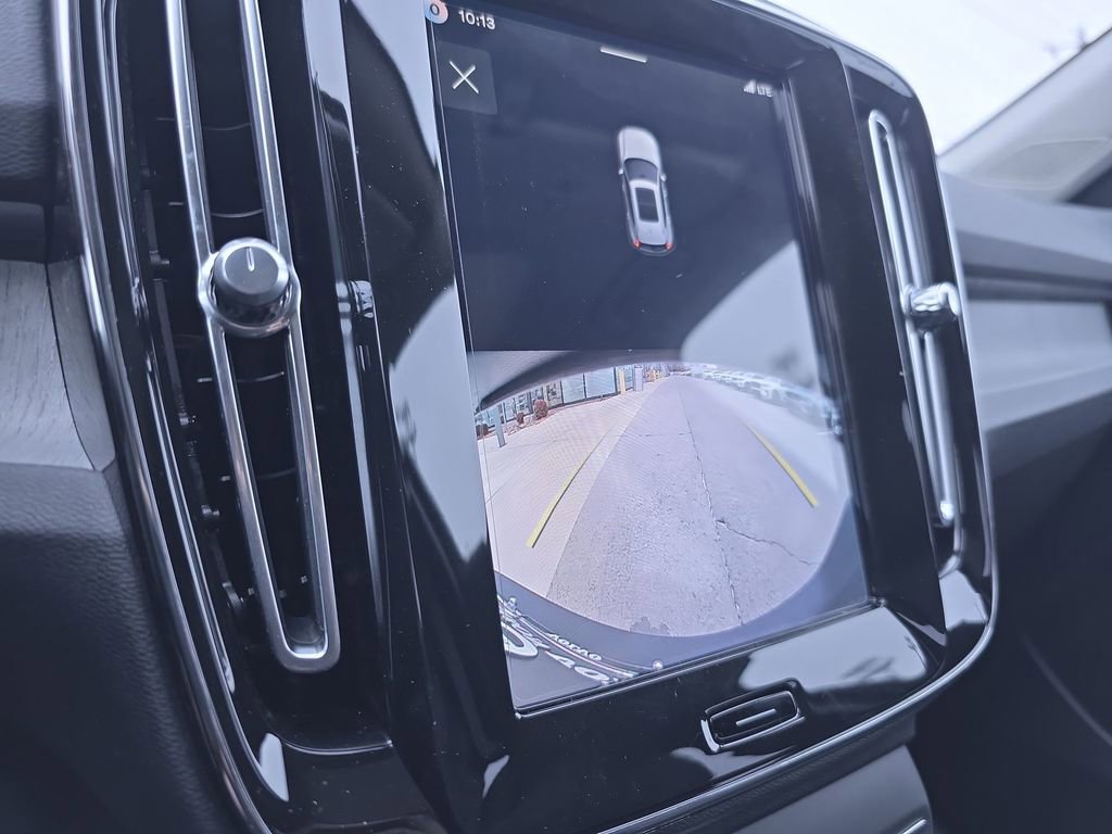 New 2026 Volvo XC40 B5 Core w/ Protection Package image 25