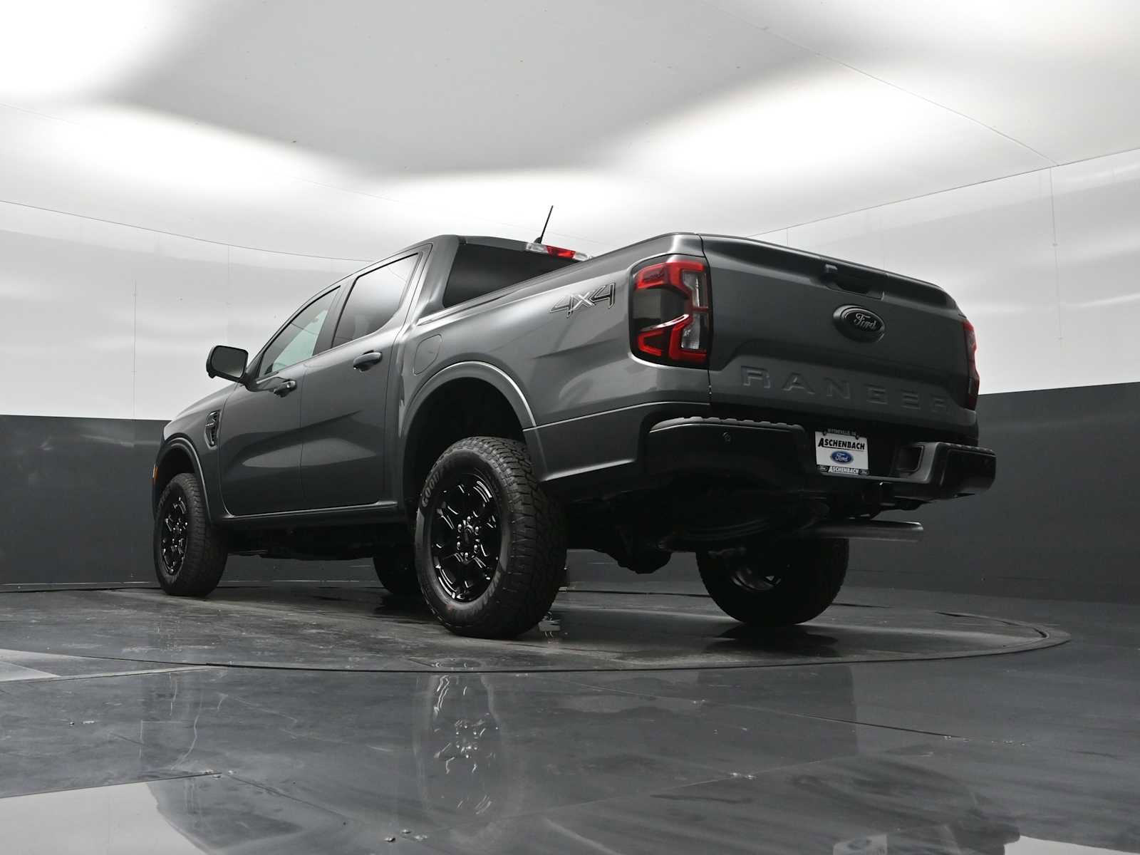 New 2026 Ford Ranger Lariat w/ Black Appearance Package image 31