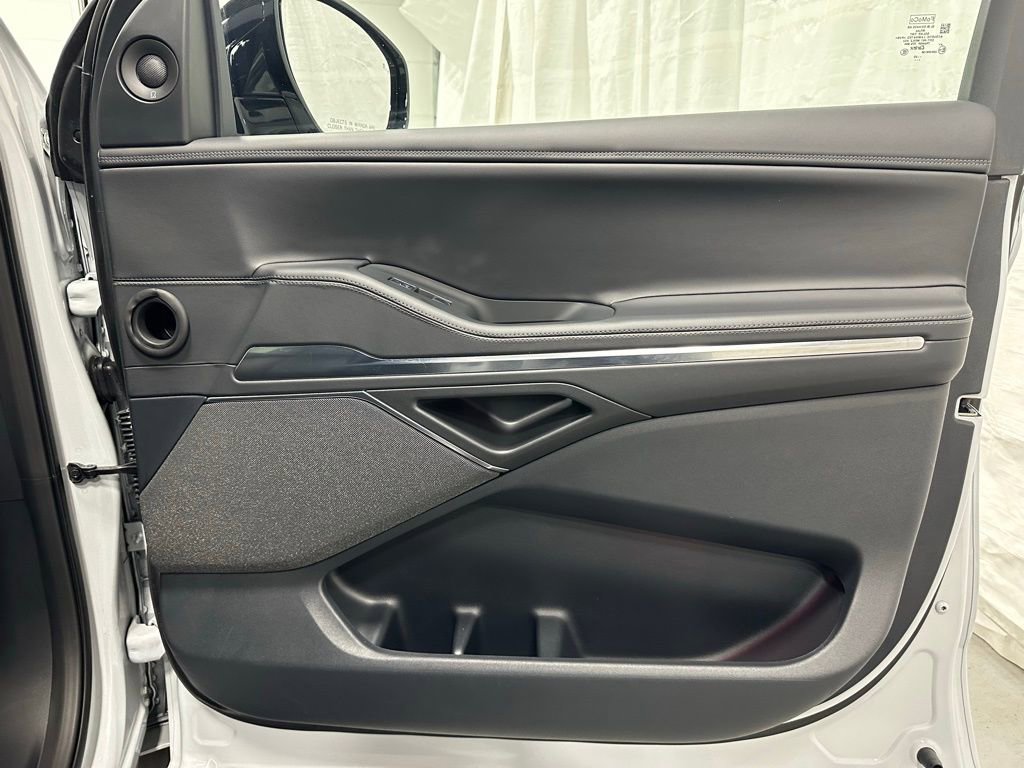 Used 2025 Lincoln Navigator Reserve image 64