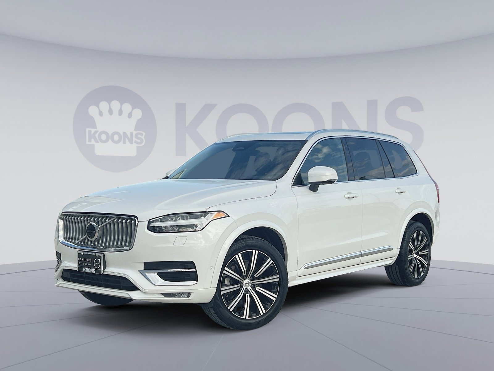 Certified 2025 Volvo XC90 B6 Plus image 1