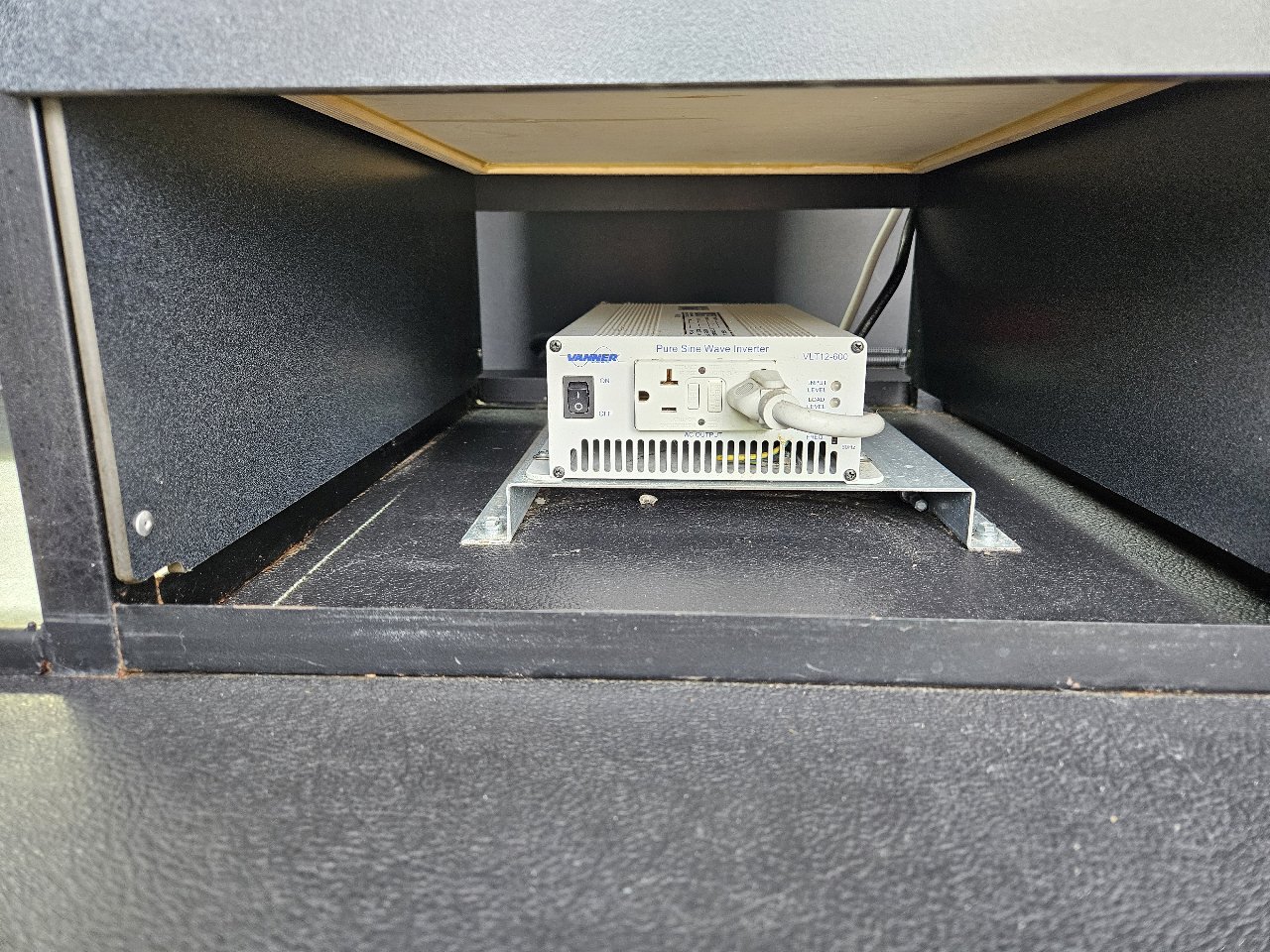 Used 2019 Ford Transit 150 XLT image 30