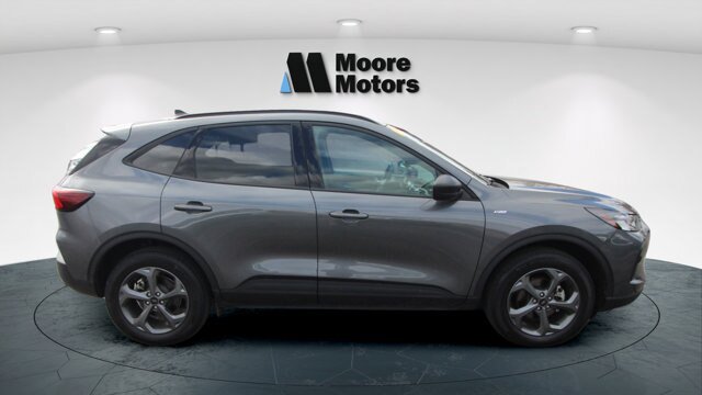 Certified 2025 Ford Escape ST-Line AWD/4WD image 2