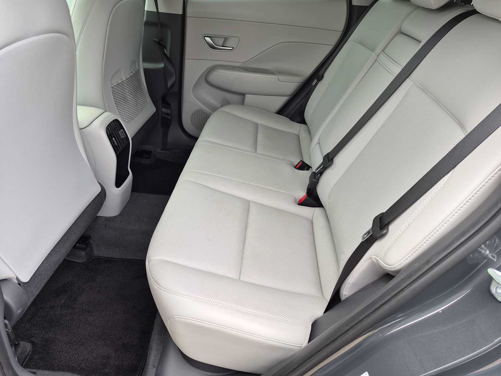 Used 2024 Hyundai Kona Limited AWD/4WD image 19