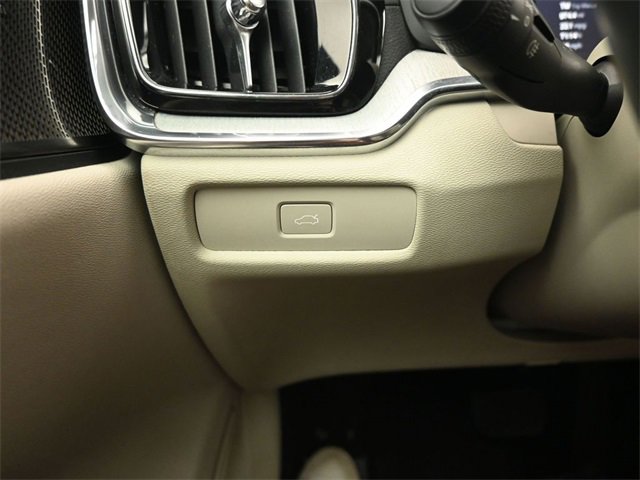 Used 2024 Volvo S60 B5 Ultimate image 28