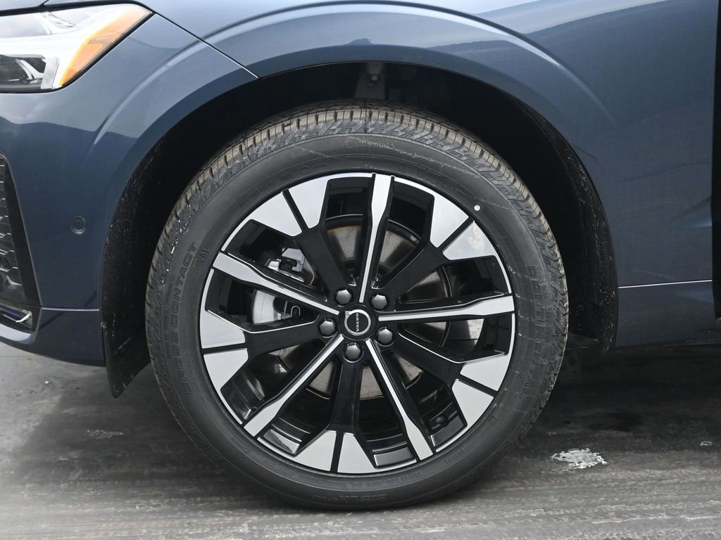 New 2026 Volvo XC60 B5 Plus w/ Climate Package image 28