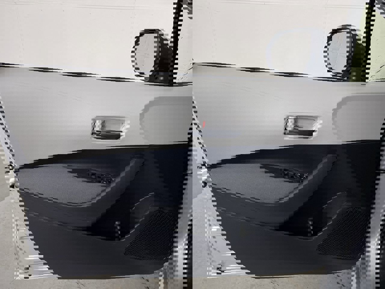 Used 2022 Toyota Corolla LE image 10