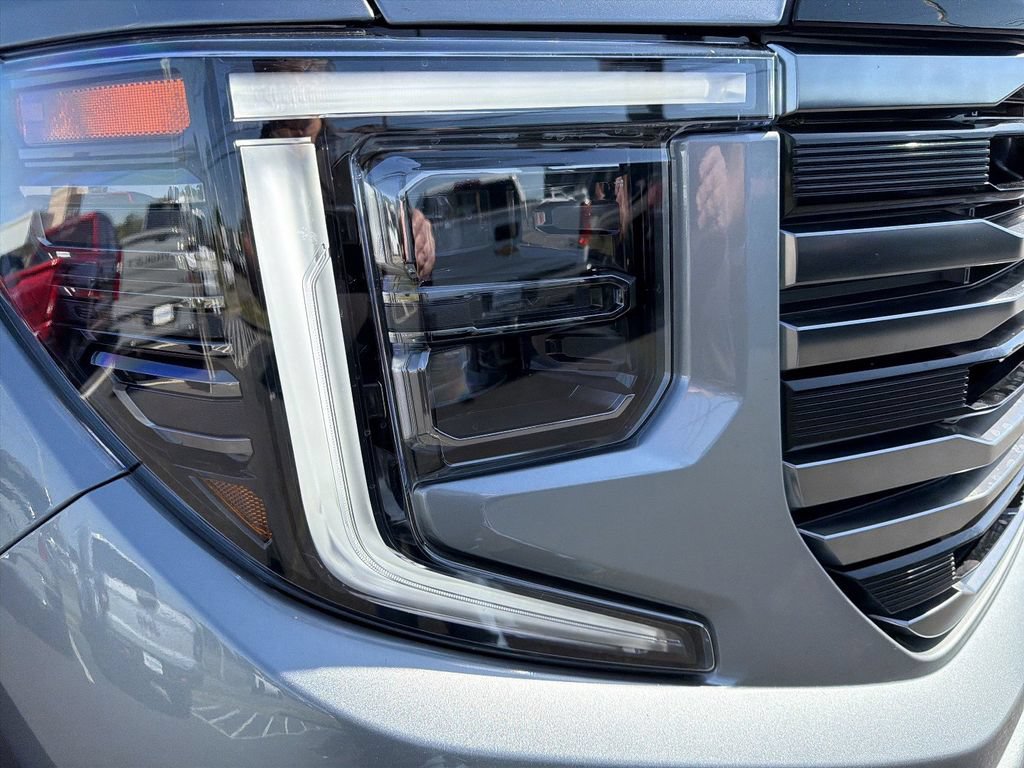 Used 2026 GMC Sierra 1500 AT4 w/ Technology Package AWD/4WD image 11