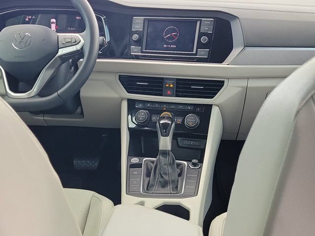 Certified 2023 Volkswagen Jetta SE FWD image 5