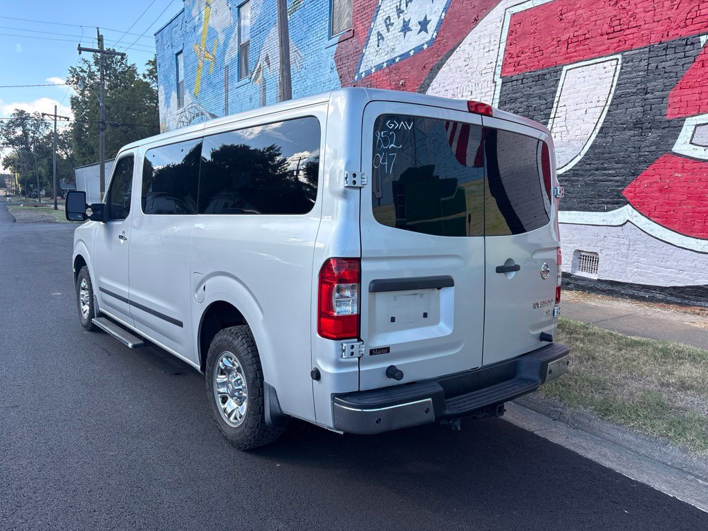 Used 2018 Nissan NV 3500 SL RWD image 4