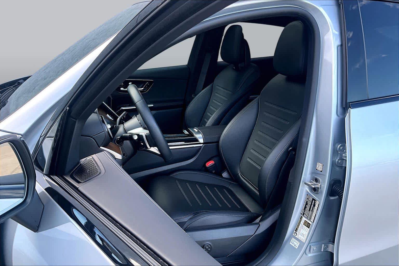 Used 2025 Mercedes-Benz GLC 300 4MATIC image 8