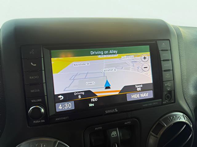 Used 2018 Jeep Wrangler Unlimited Sahara image 16