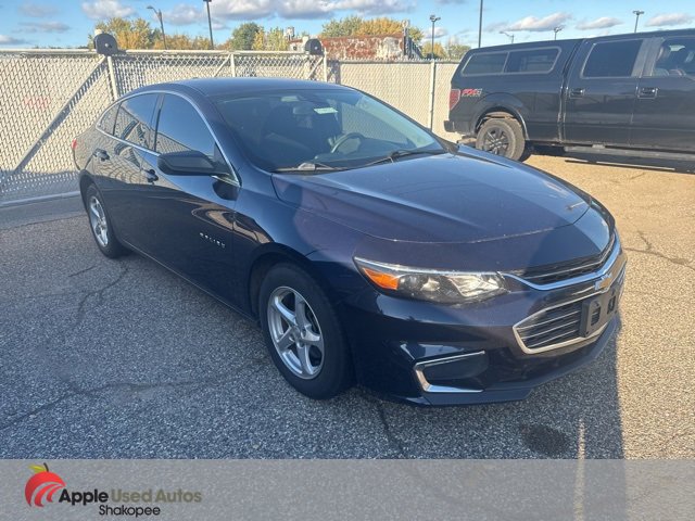 Used 2018 Chevrolet Malibu LS image 2