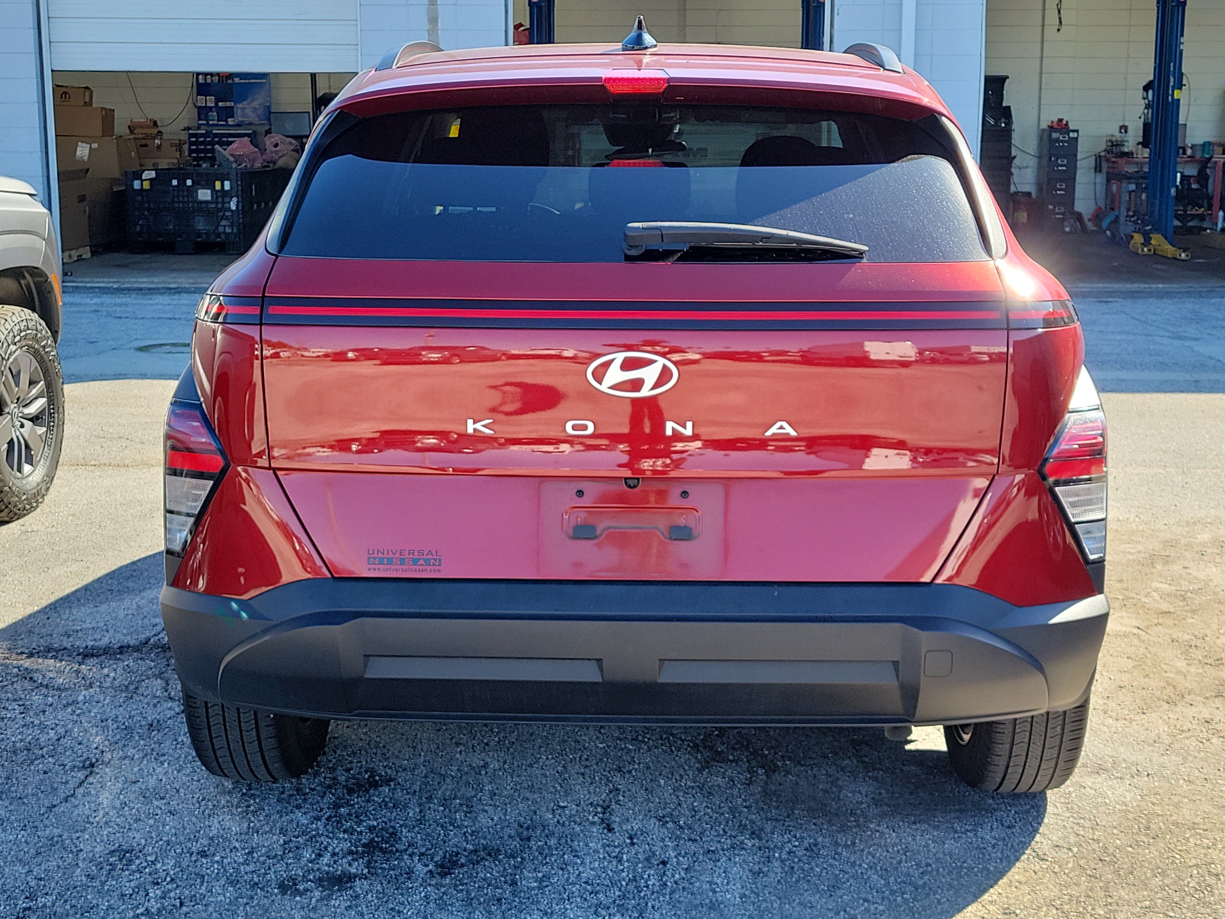 Used 2024 Hyundai Kona SEL w/ Convenience Package FWD image 5