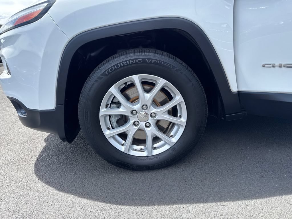 Used 2015 Jeep Cherokee Latitude AWD/4WD image 26