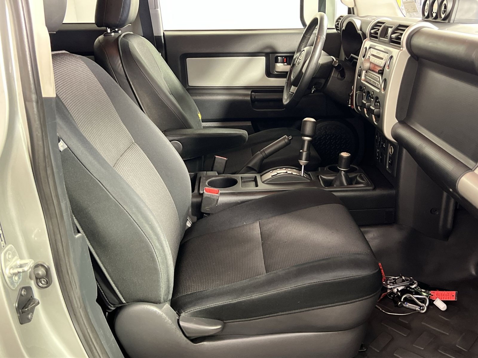 Used 2010 Toyota FJ Cruiser 4WD image 28