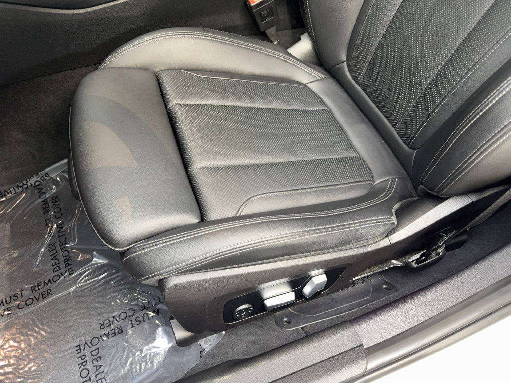 Used 2022 BMW 330i Sedan w/ Driving Assistance Package RWD image 29