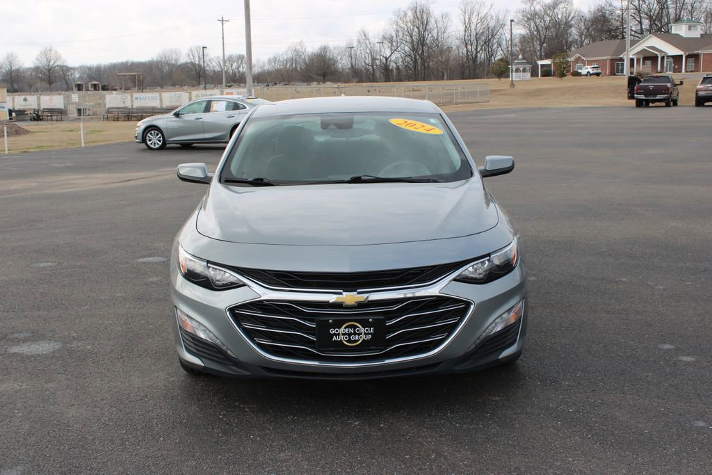 Used 2024 Chevrolet Malibu LT FWD image 2