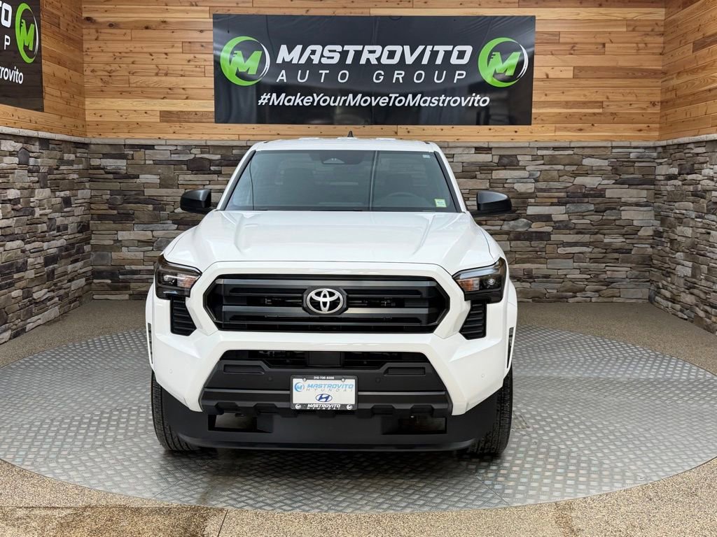 Used 2026 Toyota Tacoma SR w/ SR Upgrade Package AWD/4WD video 3