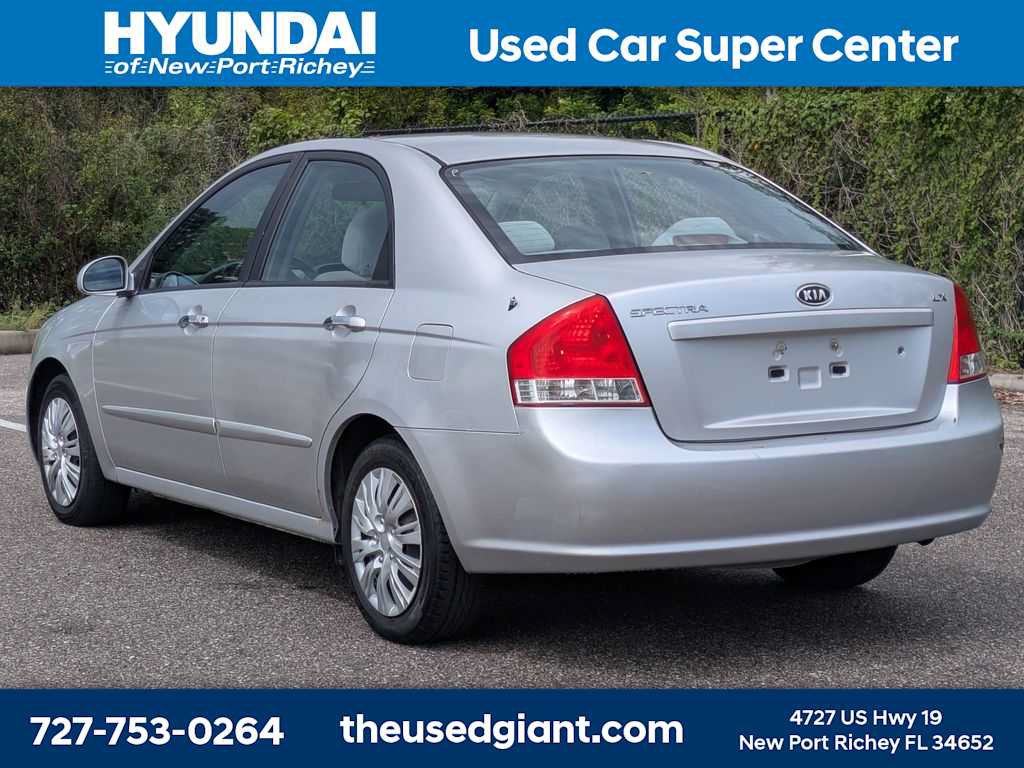 Used 2009 Kia Spectra LX FWD image 3