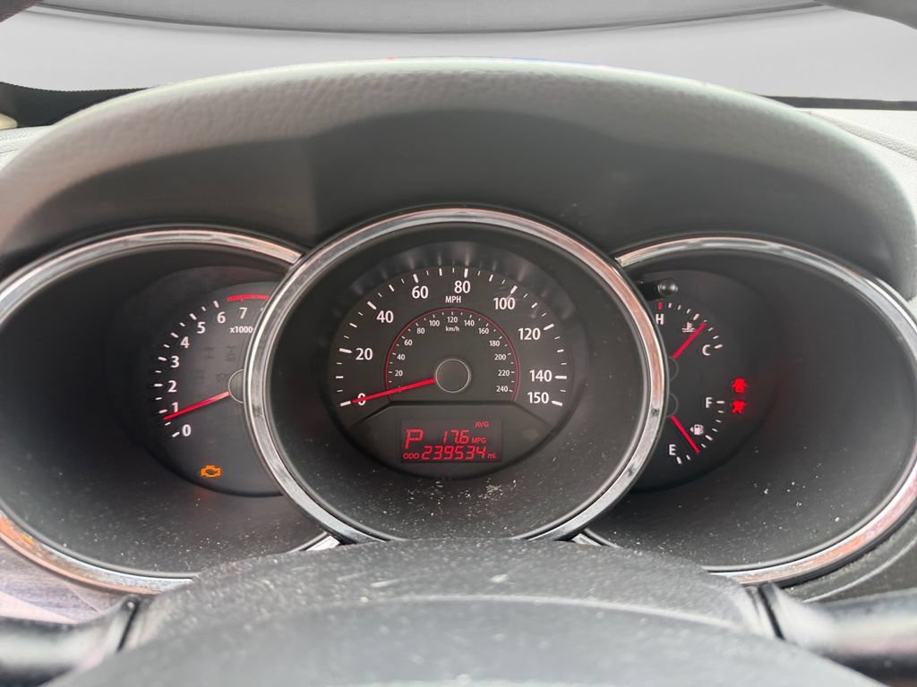 Used 2011 Kia Sorento 2WD image 14