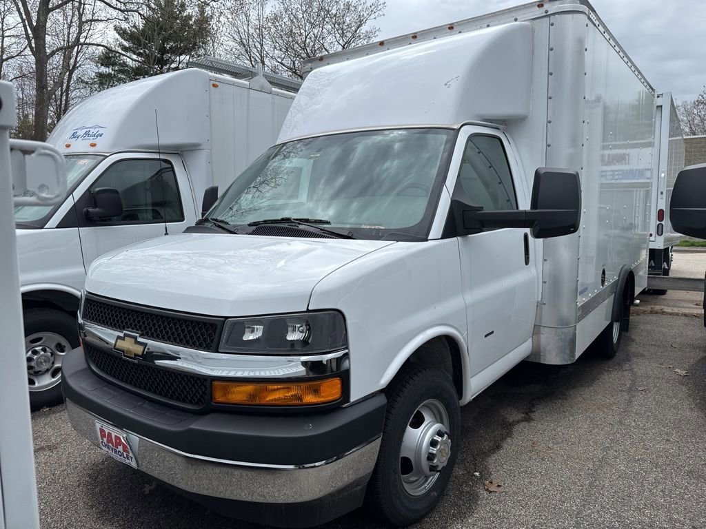 New 2024 Chevrolet Express 3500 w/ Power Convenience Package RWD image 9