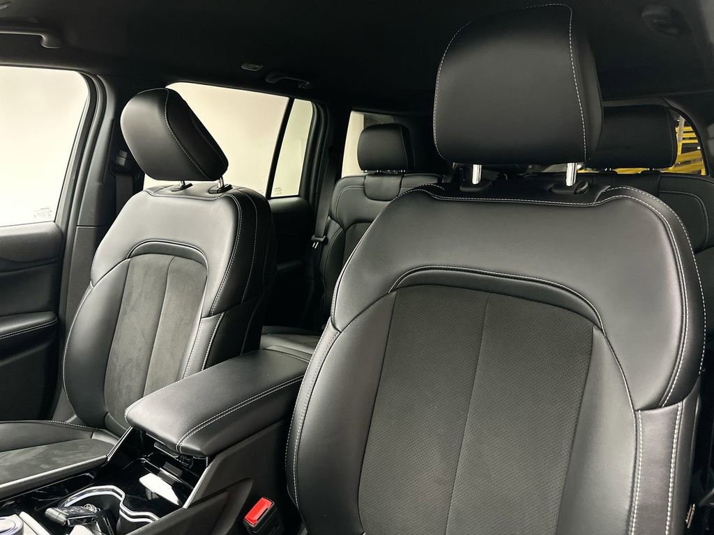 Used 2023 Jeep Grand Cherokee Altitude image 22