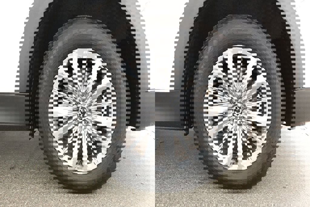 Used 2025 MAZDA CX-90 Plug-In Hybrid w/ Preferred image 7