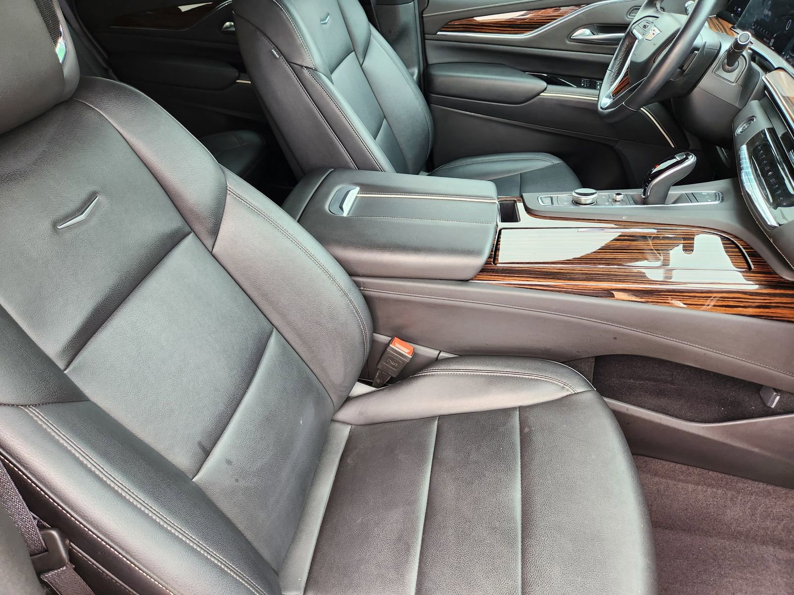 Used 2024 Cadillac Escalade Luxury w/ LPO, Floor Liner Package RWD image 23