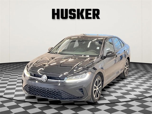 Used 2025 Volkswagen Jetta Sport image 4