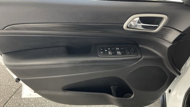 Used 2021 Jeep Grand Cherokee Laredo image 35