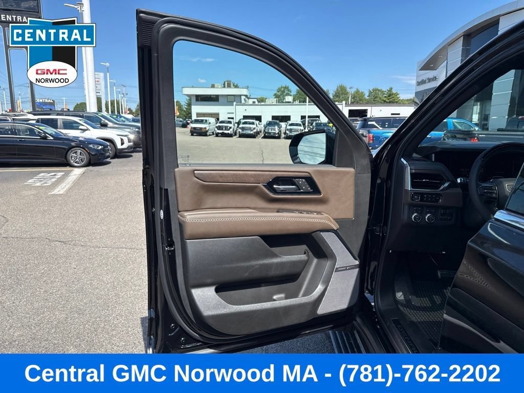 New 2026 GMC Yukon Denali Ultimate AWD/4WD image 13
