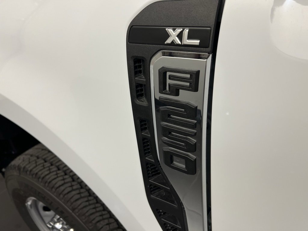 New 2026 Ford F250 XL w/ XL Chrome Package image 26