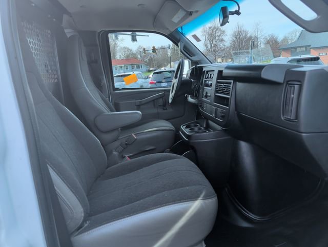 Used 2024 Chevrolet Express 2500 w/ Driver Convenience Package image 20