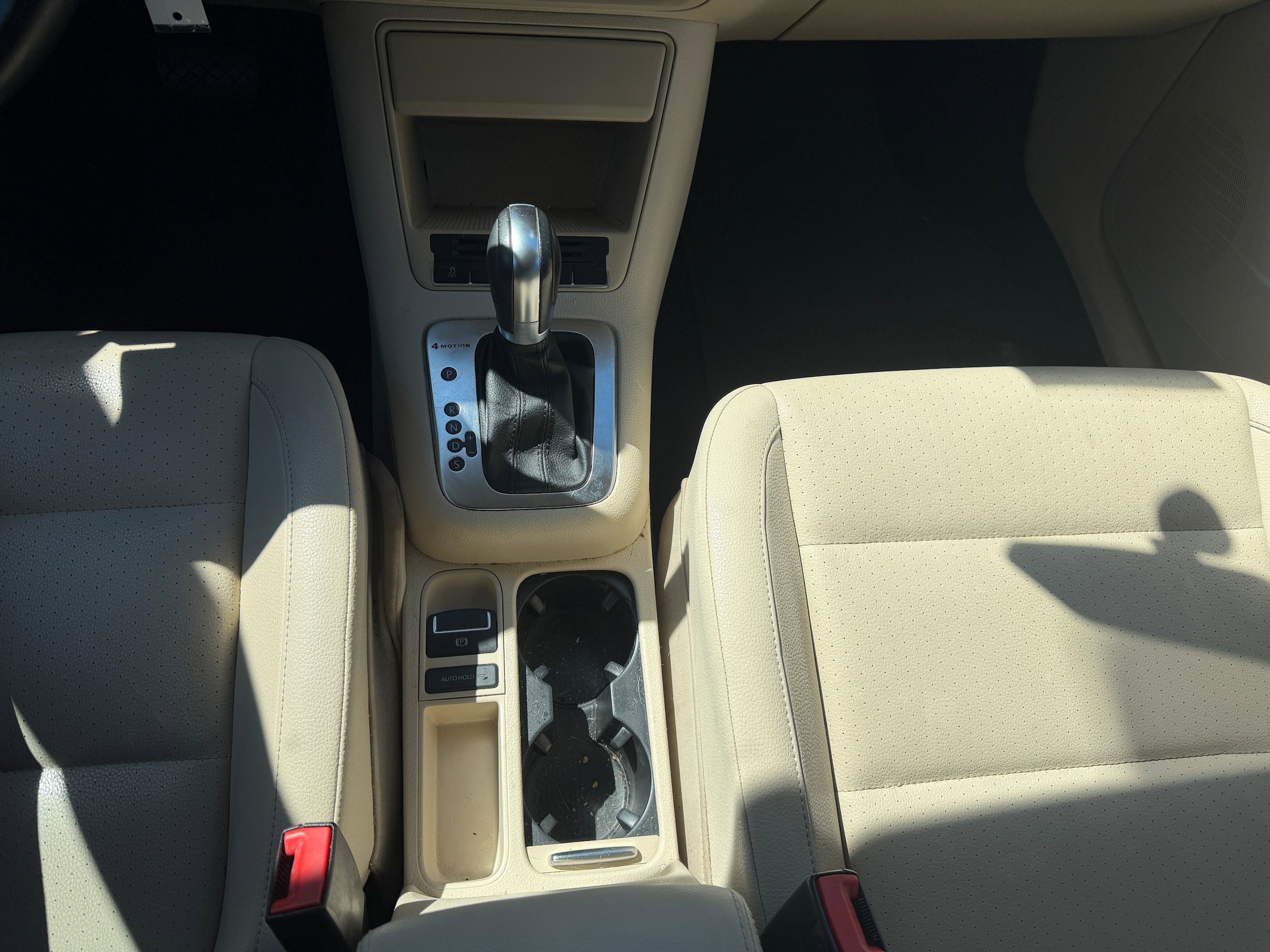 Used 2011 Volkswagen Tiguan SE AWD/4WD image 12