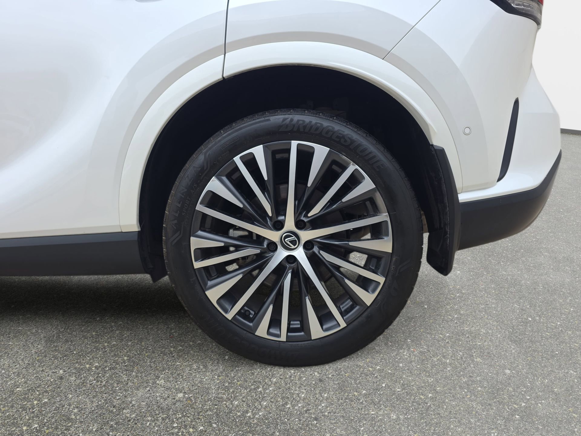 Used 2024 Lexus RX 350 Premium Plus w/ Convenience Package FWD image 32