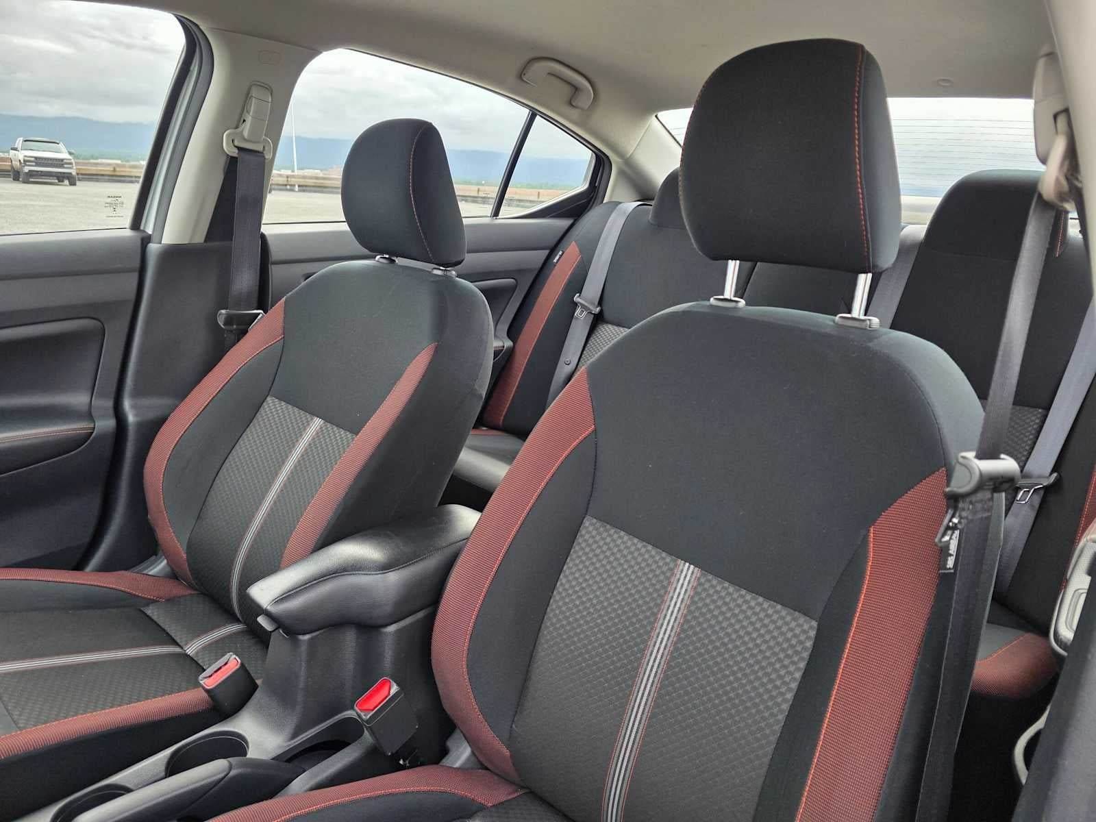 Used 2024 Nissan Versa SR FWD image 21